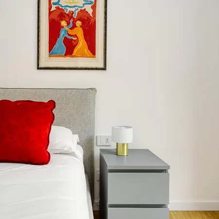 Domusmi Petrella 4 Apartment Milan