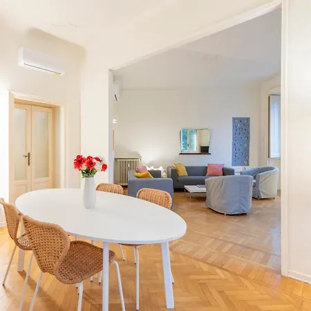 Ercole Ferrario 12 - Ampio E Luminoso Milán