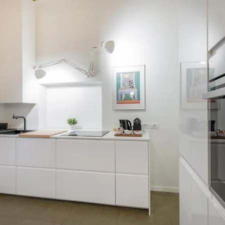 Ercole Ferrario 12 - Ampio E Luminoso * Milán