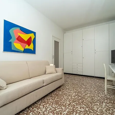 Apartment Bright In Milan