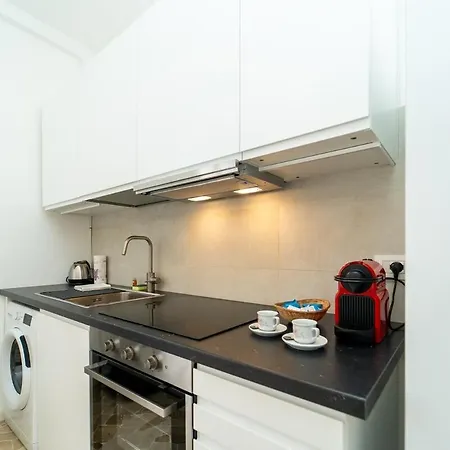Apartment Bright In