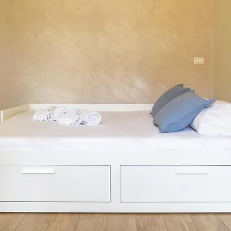 Brera-art District Historic Courtyard דירה