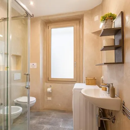 Brera-art District Historic Courtyard