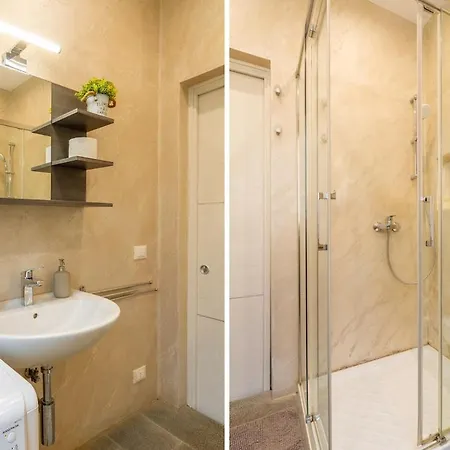 Brera-art District Historic Courtyard