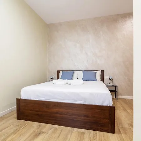 Brera-art District Historic Courtyard דירה *