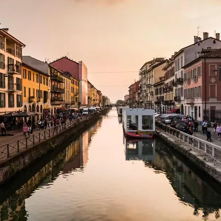 Daire Navigli Metro4-tram2-naviglio Grande *