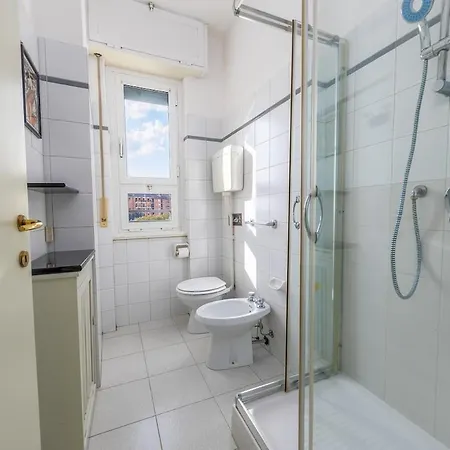 Apartment Easy Parking - 5 Min To Metro - Balcony - Quiet Milan