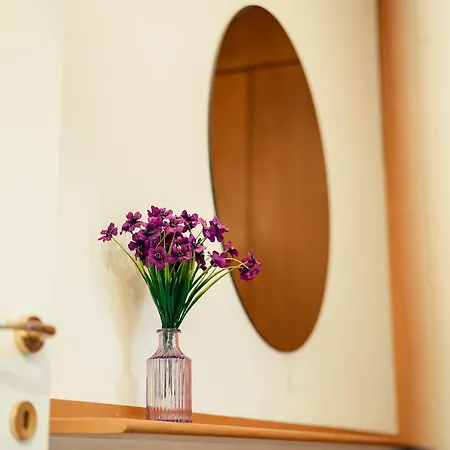 The Mirror Attic - Moscova Brera *