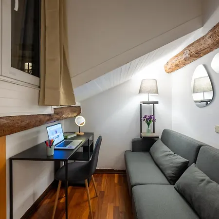 Апартаменты The Mirror Attic - Moscova Brera Милан