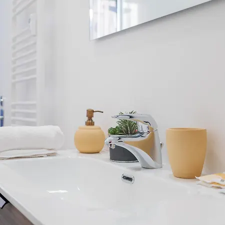 Little Nest Near Porta Vittoria Station Apartman *