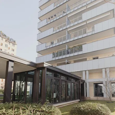 Gohost - Next To The Olympic Village Terrace דירה