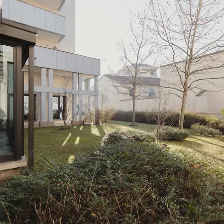 Gohost - Next To The Olympic Village Terrace * מילאנו