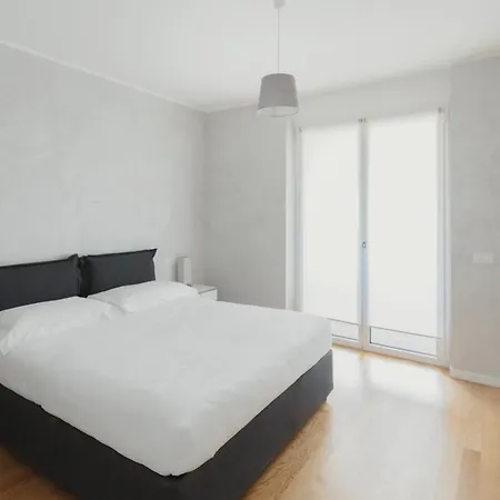 Gohost - Next To The Olympic Village Terrace דירה