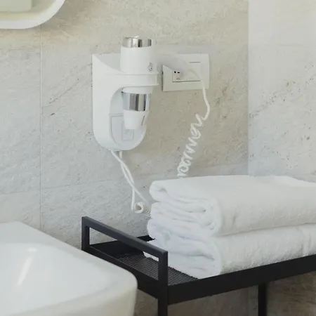 Gohost - Next To The Olympic Village Terrace דירה