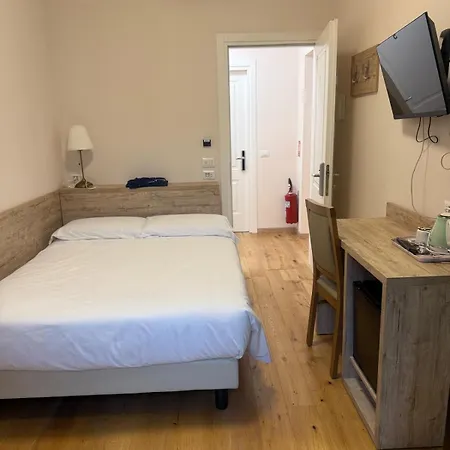 ゲストハウス Station Group - Via Ponte Seveso 18 4*