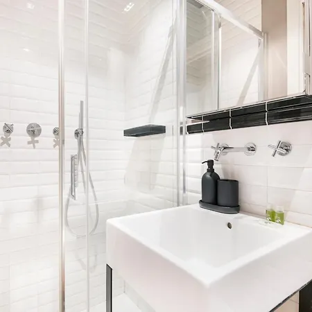 Apartment Beautiful And Spacious House In Corso By Easylife