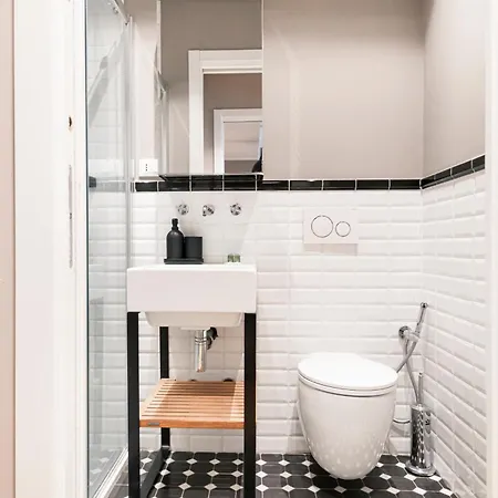 Beautiful And Spacious House In Corso By Easylife Milan