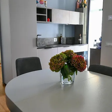 Milanese Lodge/luxury House In The Heart Of شقة