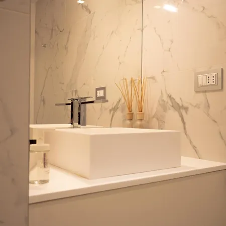Milanese Lodge/luxury House In The Heart Of Milan