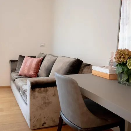 Milanese Lodge/luxury House In The Heart Of * ميلان