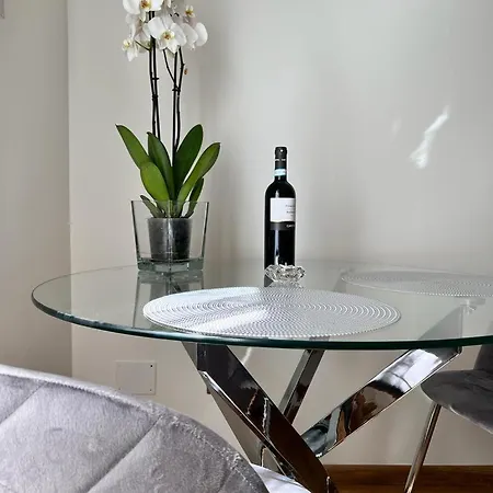 Bande Nere Apartment Milan