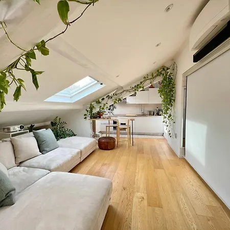 Bright Penthouse Attic In The Heart Of *