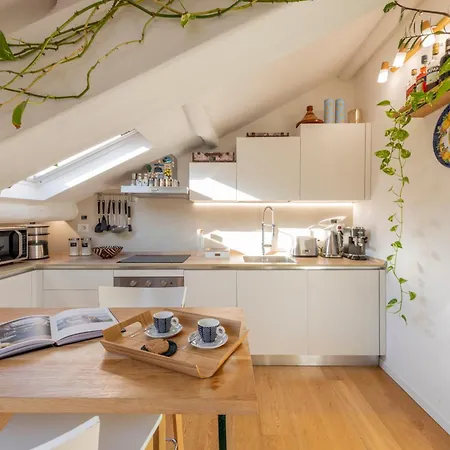 Bright Penthouse Attic In The Heart Of * Milánó
