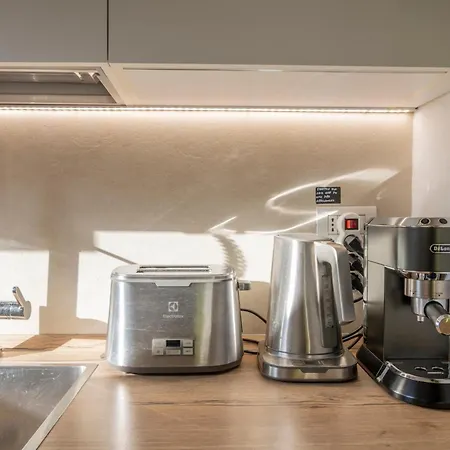 Bright Penthouse Attic In The Heart Of * 밀라노