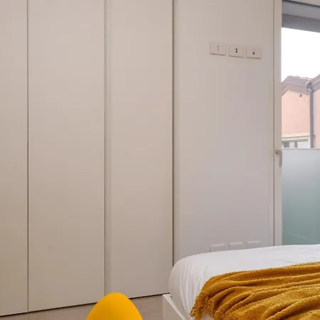 Yellow In Financial District 4 Pax Apartament *