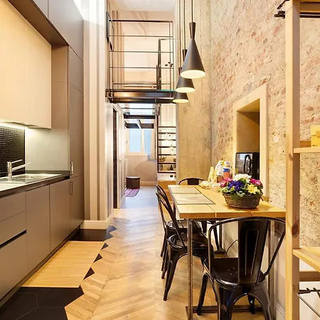 Dezza Loft Apartment