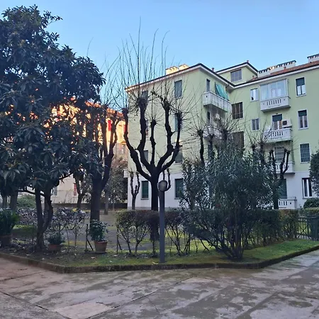 Vfh Argonne Trendy By The Park Appartamento