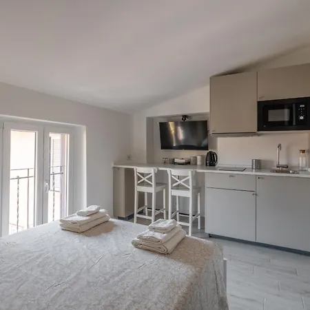 D'annunzio In The Heart Of Navigli Apartmán