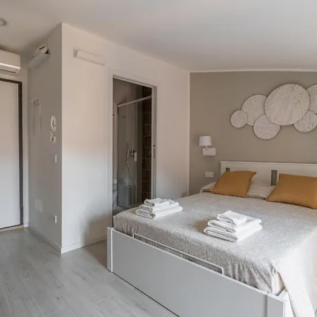 D'annunzio In The Heart Of Navigli Apartmán