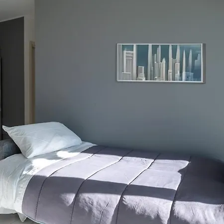 New With 4 Bedrooms Apartment *