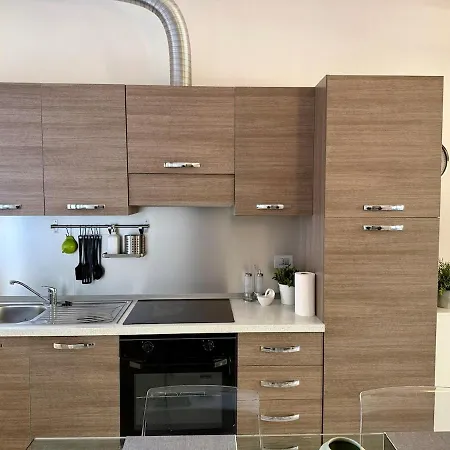 Appartamento Pierina House A 4 Minuti Dalla Stazione *