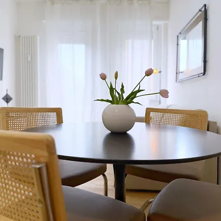 Viale Monza Ab - 2 Bedroom- 15 Min Dal Duomo Apartament *