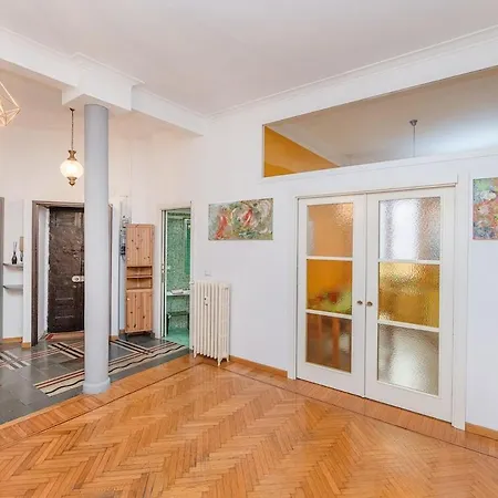 Mondrian Style House *