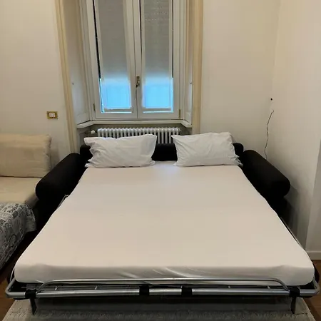 Spacious Three In Corso Vercelli, In The Center