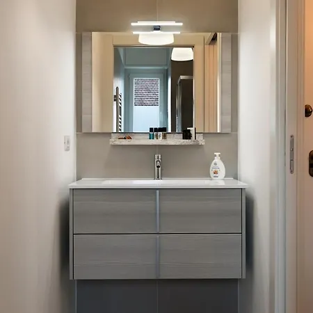 Littlesuitebande Nere *