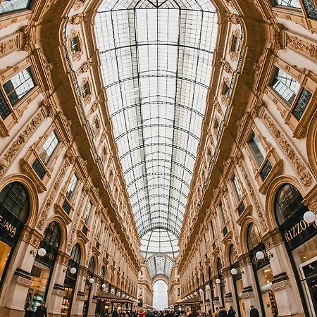 Littlesuitebande Nere * Milan