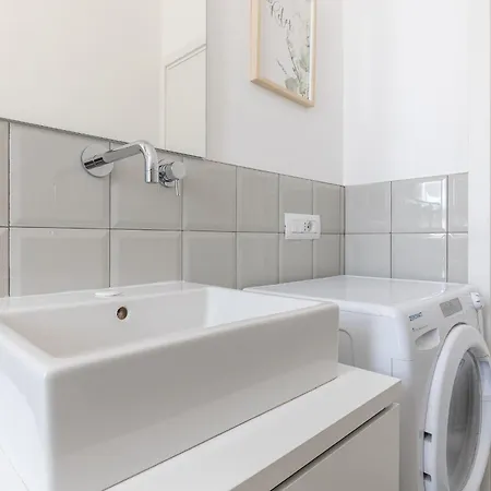 Monolocale Vicino Metro E Aeroporto Linate ミラノ