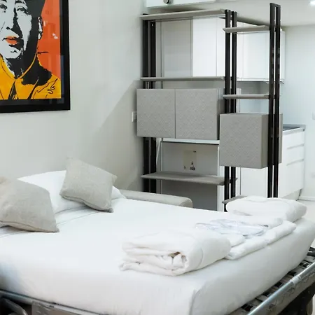 Prestige Boutique Homes - Cenacolo Area * Milão