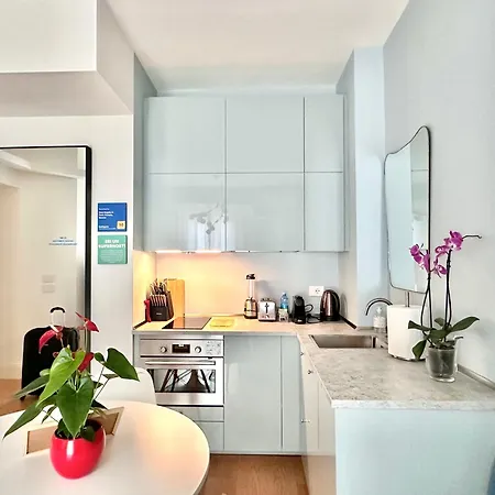 Casa Angelo Design Flat - Milan, Porta Venezia, 3 Metro Stops Duomo Apartment