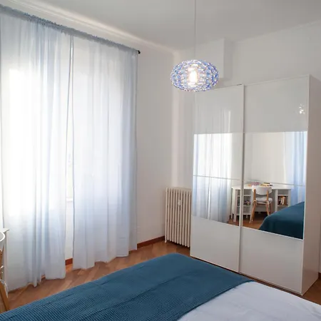Διαμέρισμα Bright And Comfy In A Beautiful Contemporary