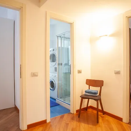 Bright And Comfy In A Beautiful Contemporary Διαμέρισμα *