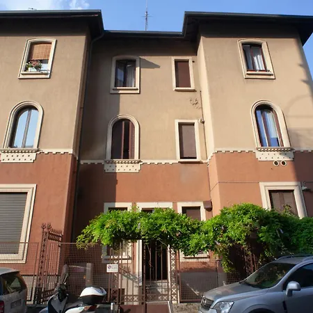 Bright And Comfy In A Beautiful Contemporary Milano