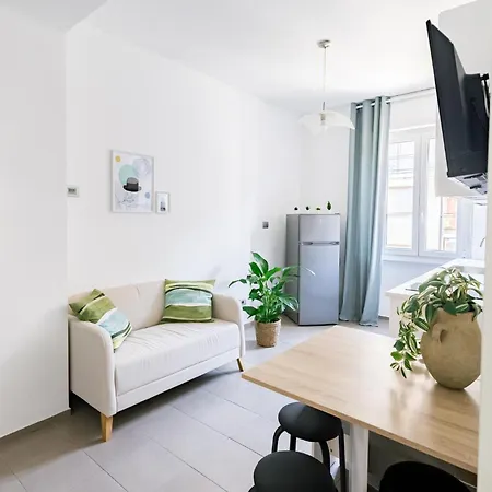 Maison Davia شقة ميلان