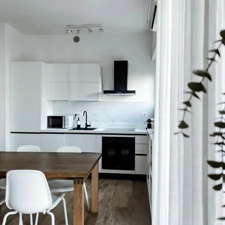 & Sky Escape - 5 Mins Center, * 밀라노