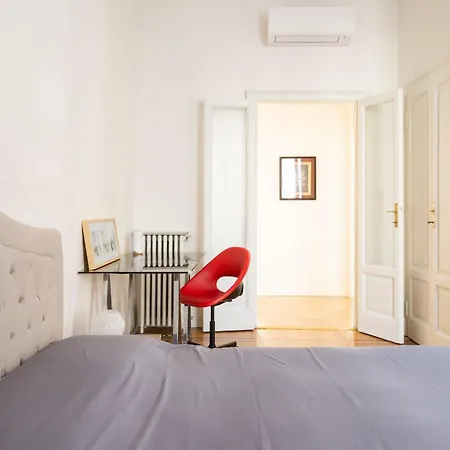 Daire Navigli Harmony Flat, Beautiful & Bright Apartment, 3 Bdr Milano