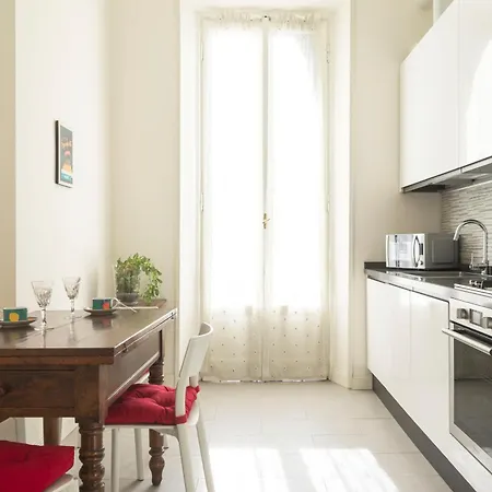 Navigli Harmony Flat, Beautiful & Bright Apartment, 3 Bdr